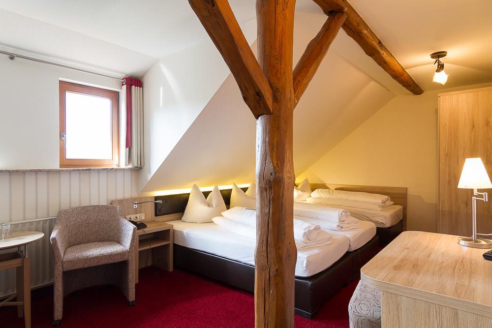 Landhotel Zur Gruenen Kutte Bernshausen Exterior foto